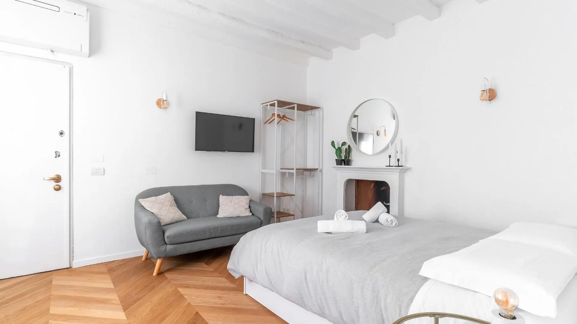 Appartamento Alzaia Naviglio Grande Milano