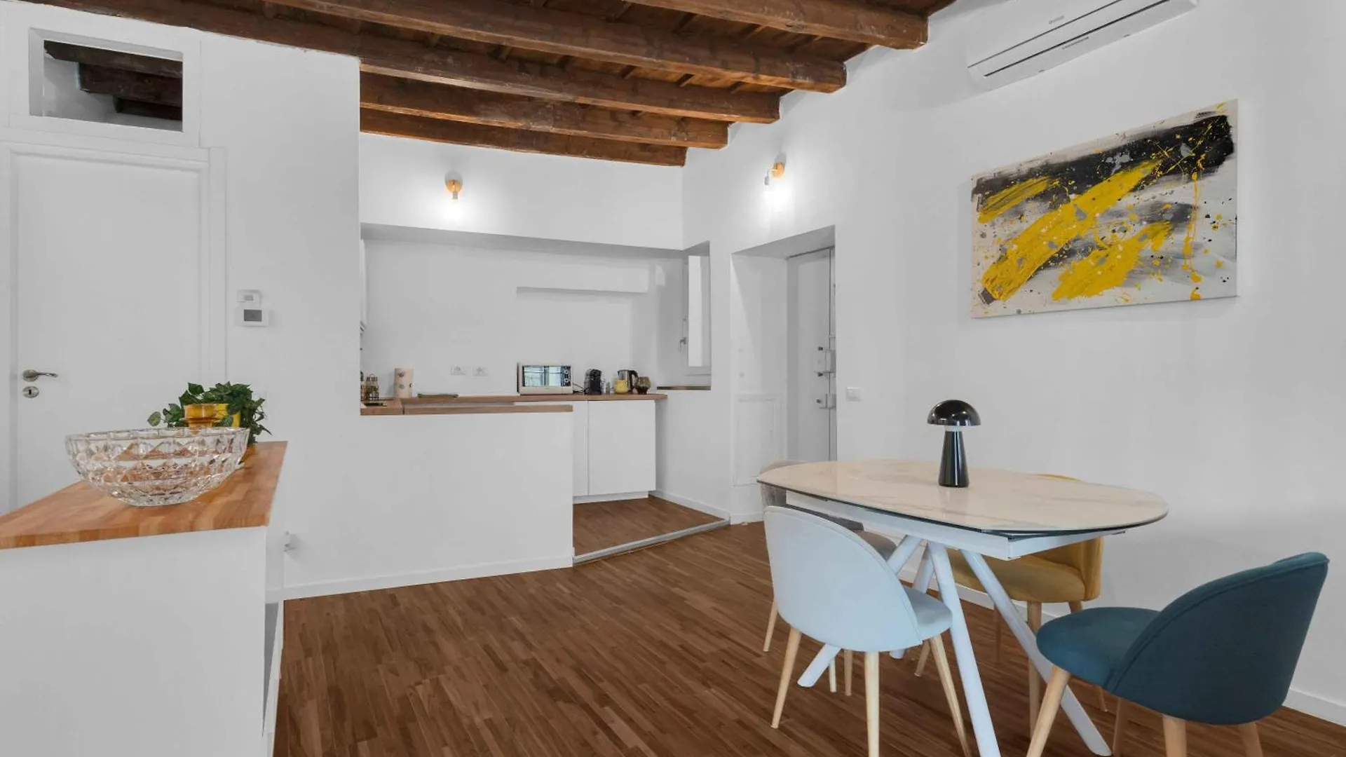 Appartamento Alzaia Naviglio Grande Milano 0*,  Italia