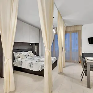https://private-parking-terrace10-min-to-linate-airport.italymilanhotels.net