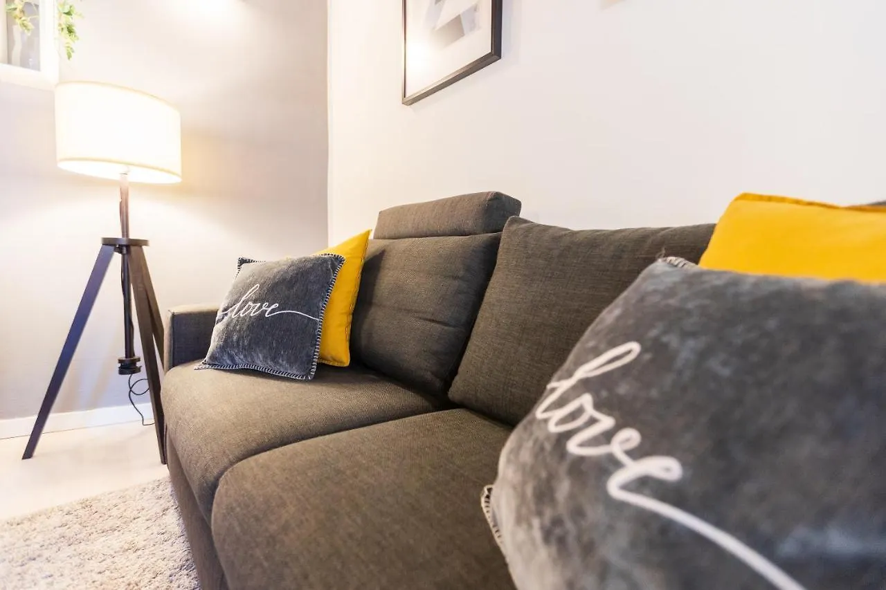 Appartamento Alzaia Naviglio Grande Milano