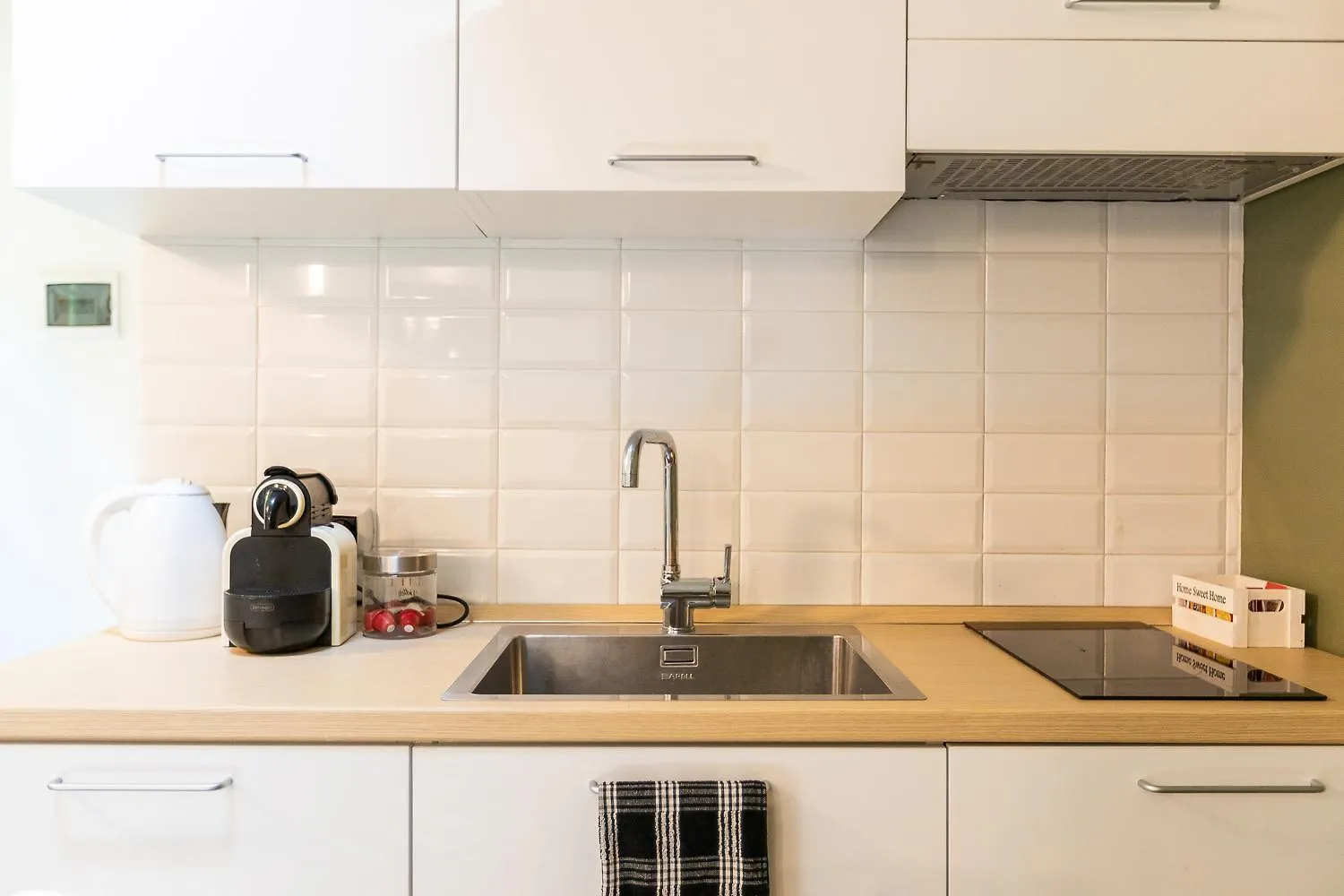 Appartamento Alzaia Naviglio Grande Milano 0*,  Italia