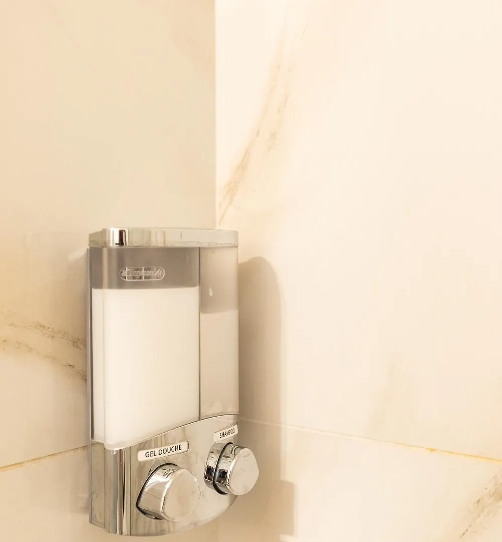 Appartamento Alzaia Naviglio Grande Milano 0*,