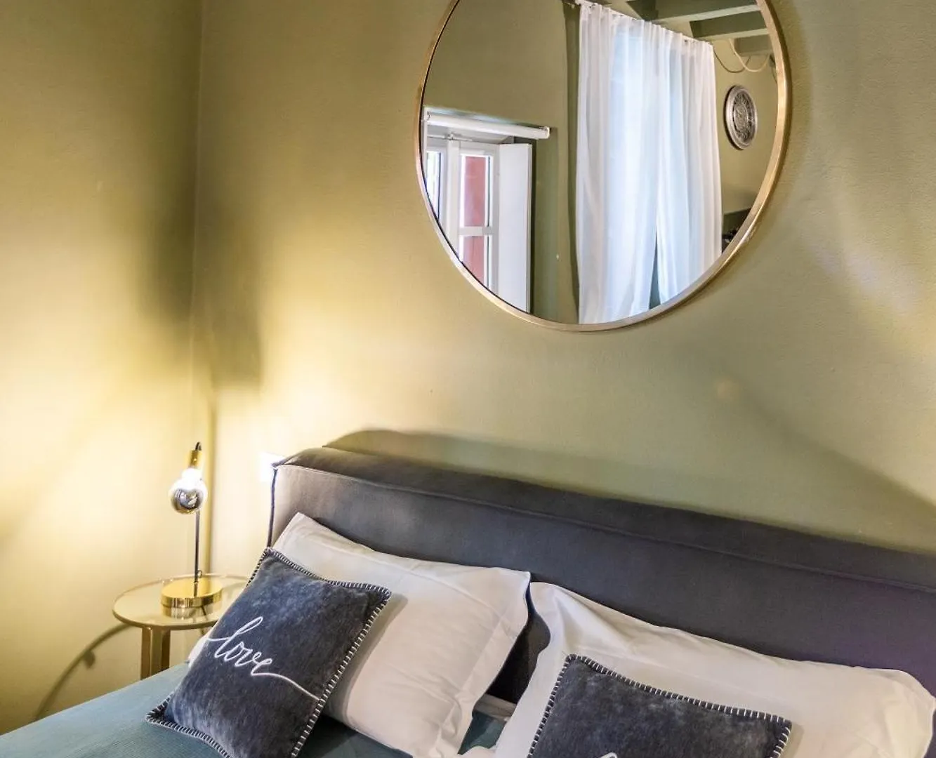 Appartamento Alzaia Naviglio Grande Milano Italia
