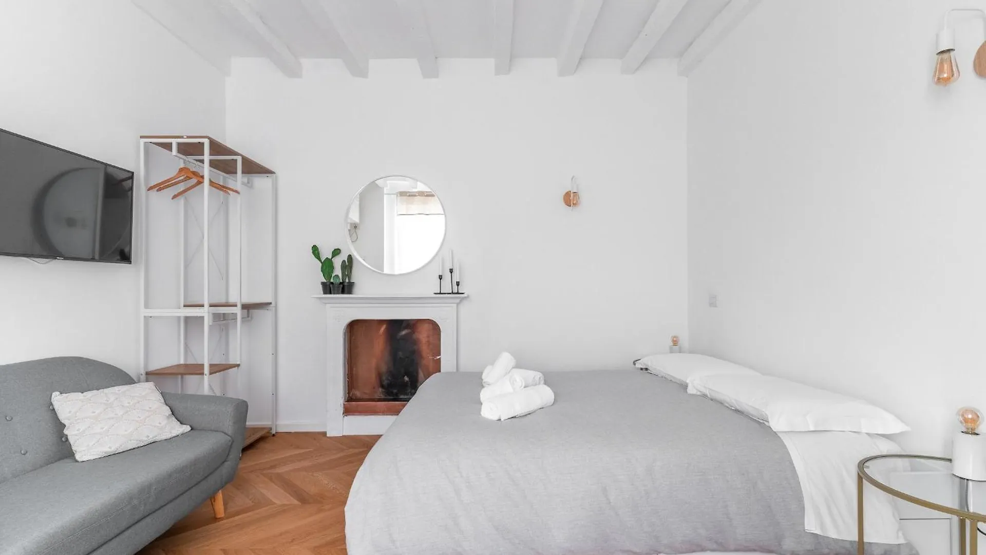 Appartamento Alzaia Naviglio Grande Milano Italia