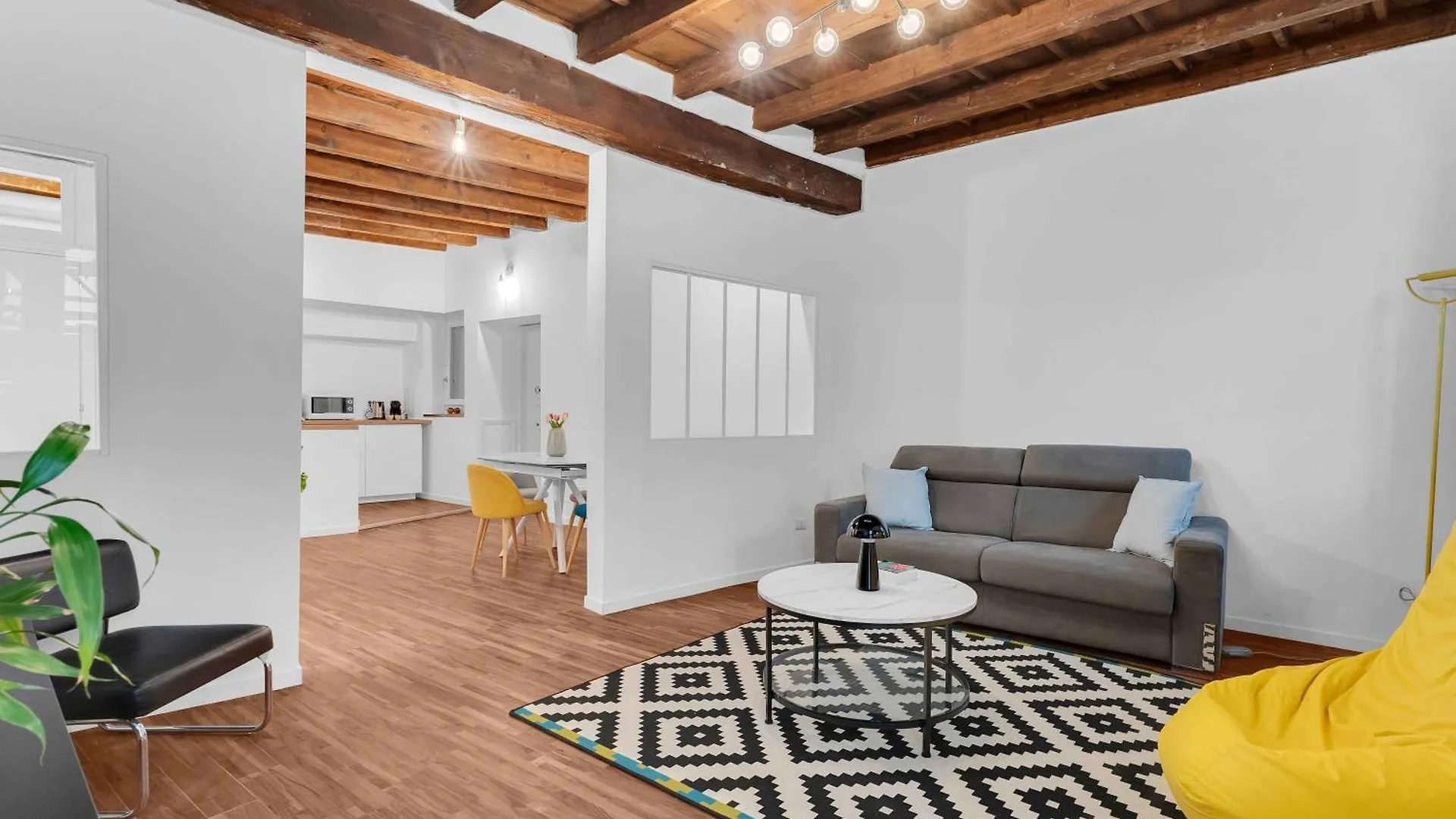 Appartamento Alzaia Naviglio Grande Milano Italia